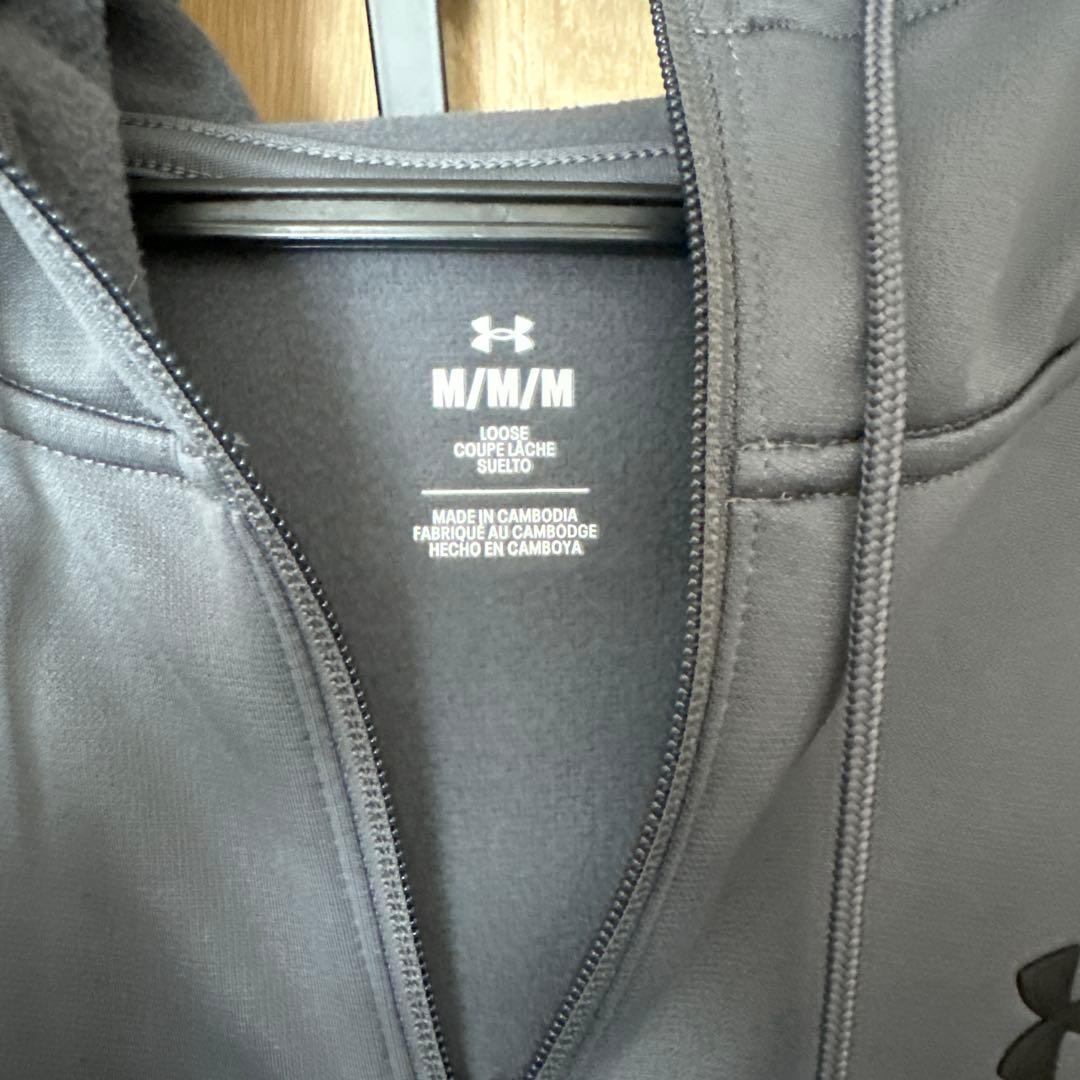 UNDER ARMOUR フルジップフーディ　パンツ上下セット