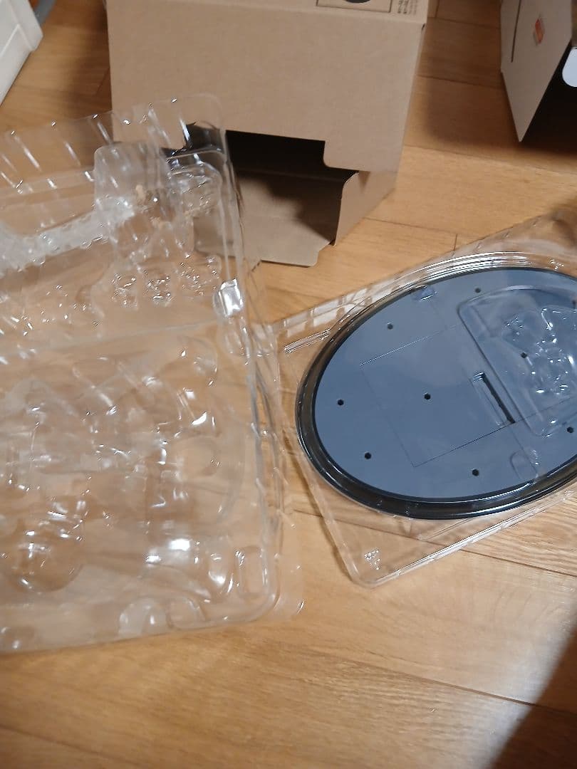 ロボット魂　ザメル　ロボットフィギュア ベージュ スパイク付き