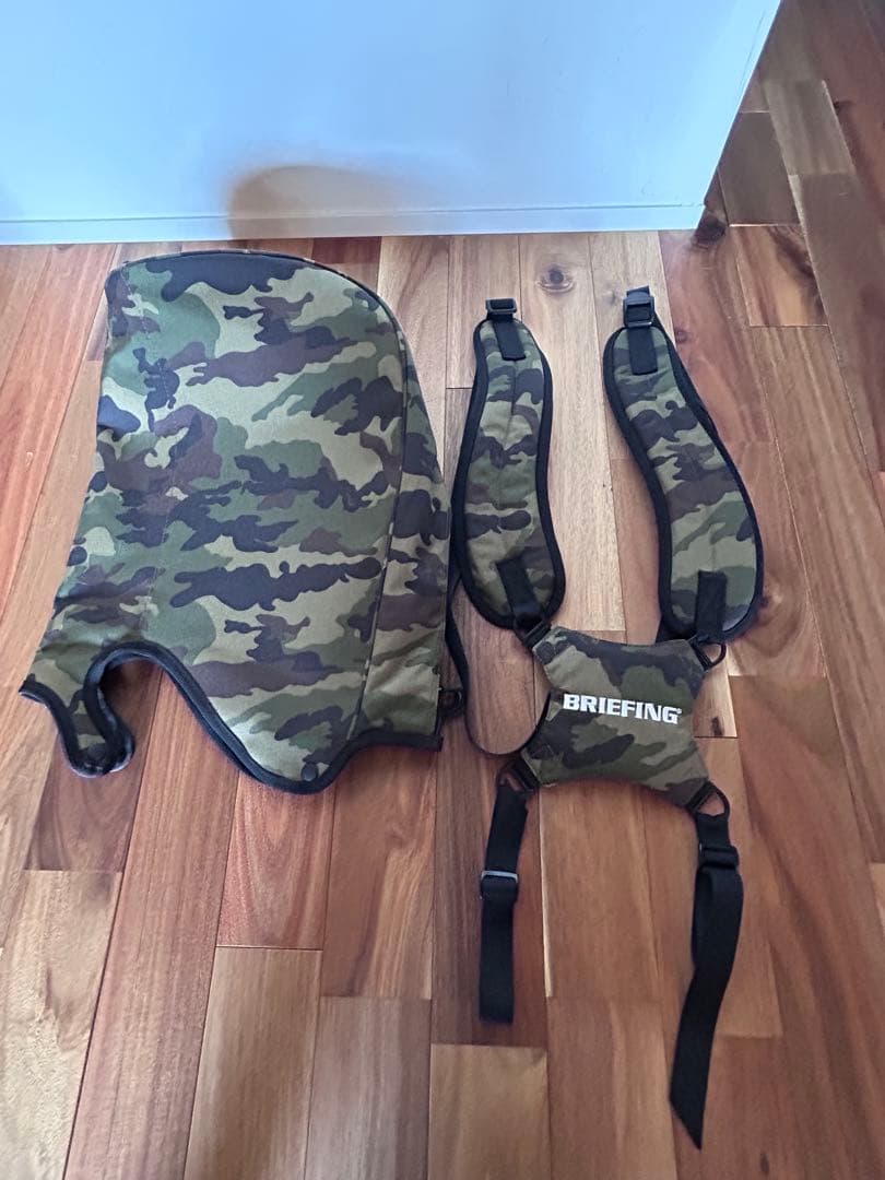 BRIEFING スタンド型 キャディバッグ&ヘッドカバーのセット