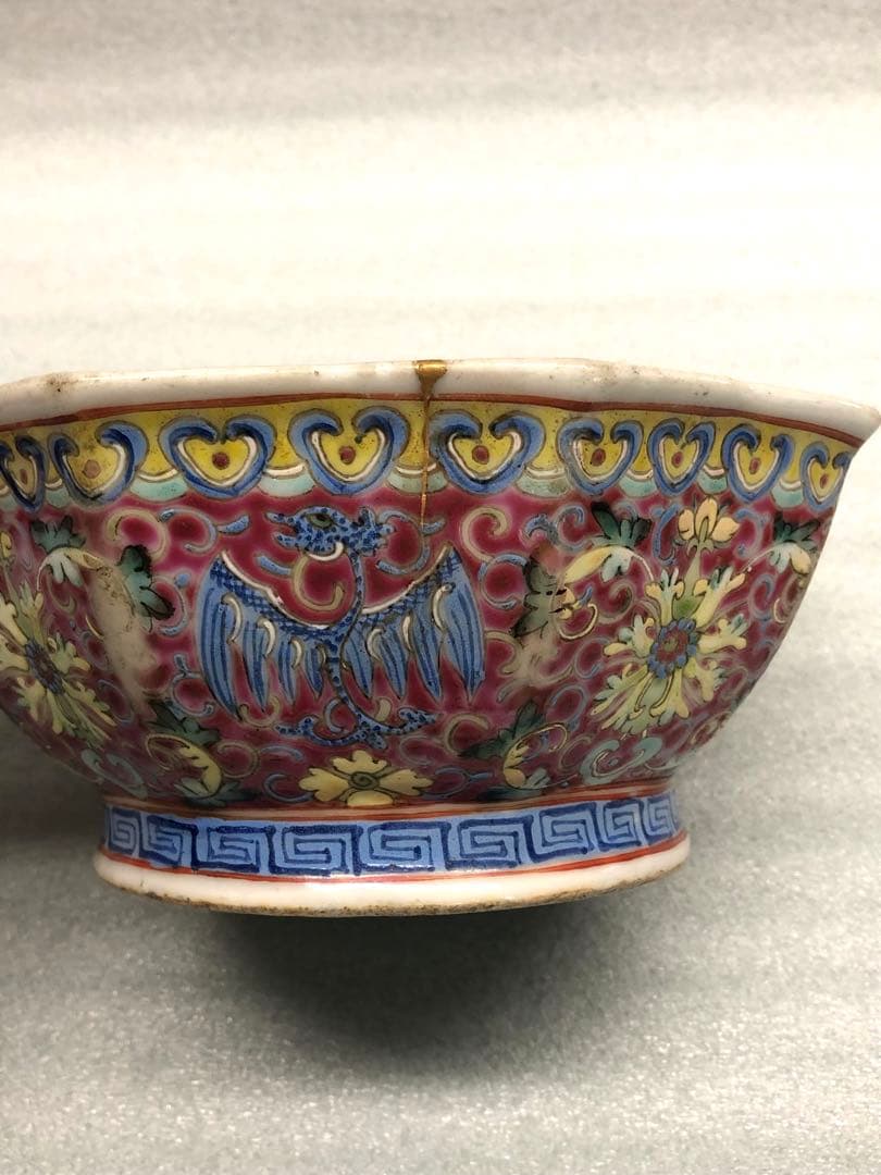大清乾隆年製　色絵　龍鳳草花紋八角鉢