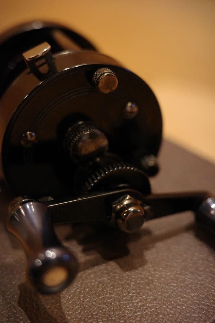 ブライトリバー　FS-49A full black ベイトリール