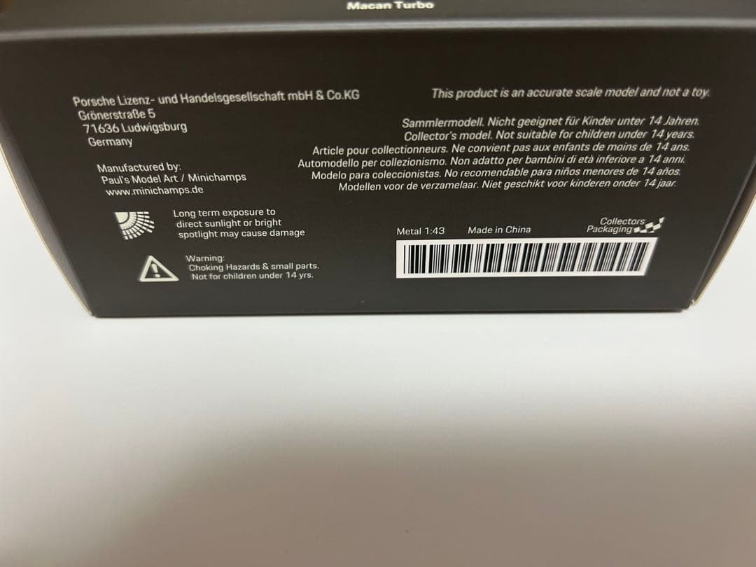 ミニチャンプス　ポルシェ マカン ターボ