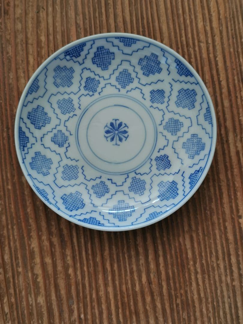 白磁青花 青絵 ダミエ線描 変わり市松花紋 汕頭レース風 ≒13㎝2枚組 骨董市