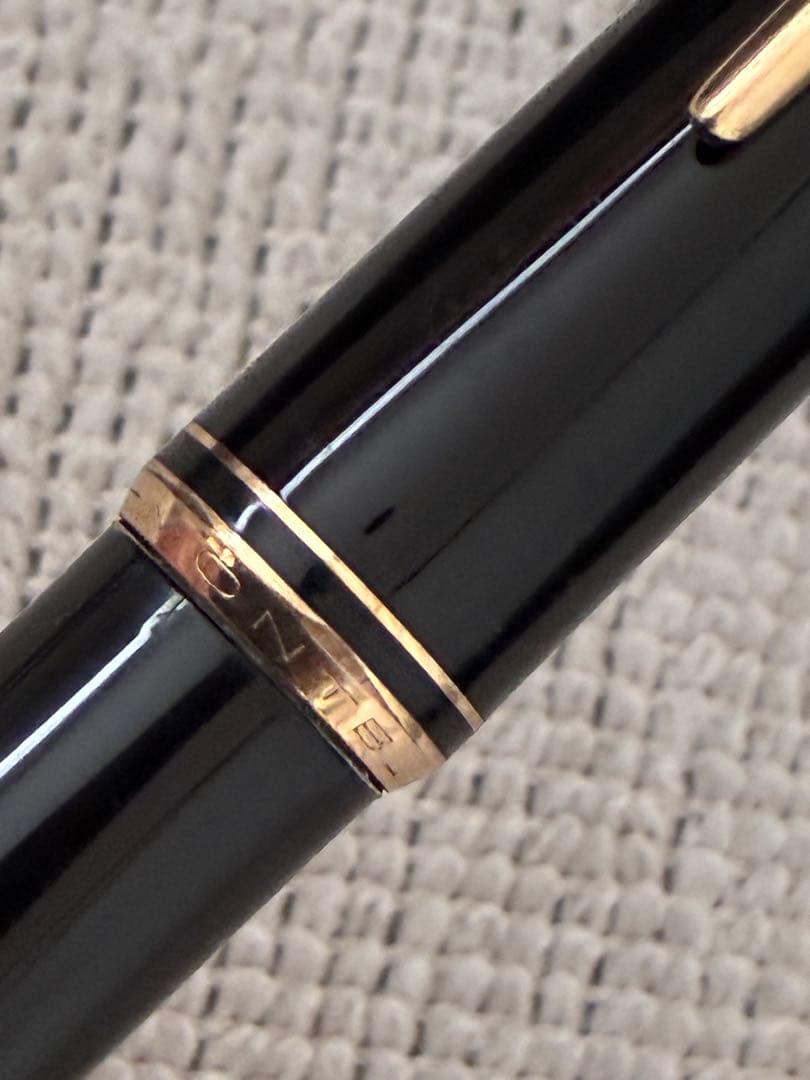 ◾️MONT BLANC モンブラン◾️黒 万年筆 No. 22◾️黒色／金色◾️