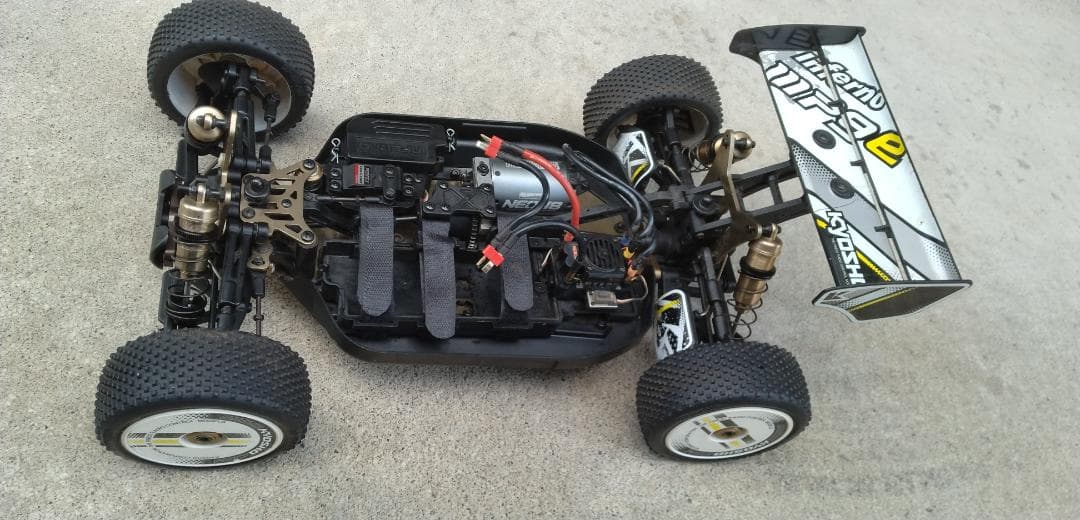 京商　KYOSHO インファーノ MP9e　電動ラジコンバギー