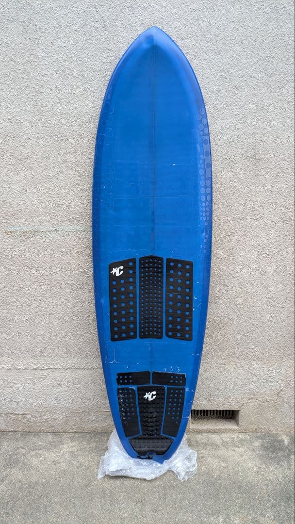 青色のファンボード EST 6'6 デッキパッド、ケース付き