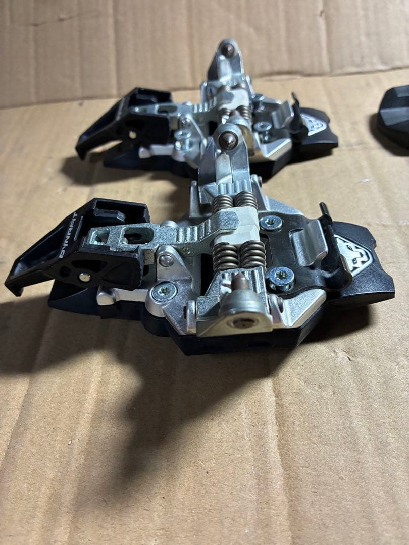 Dynafit Radical ST ペア（左右セット）の中古ビンディングです。