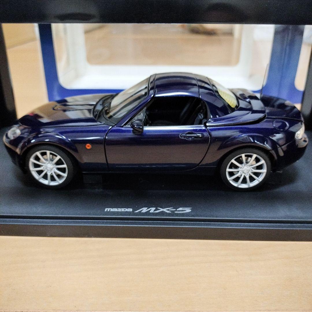 Mazda MX-5 ダークブルー 1/18スケール