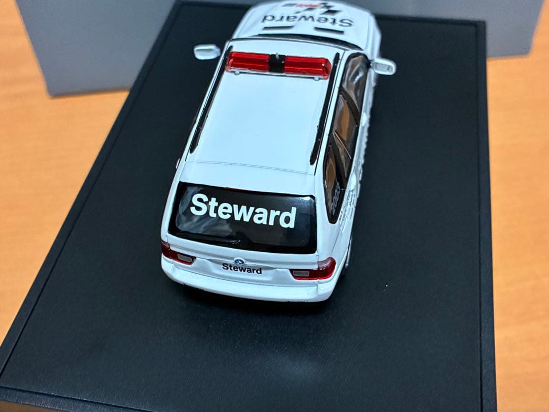 ディーラー特注 ミニチャンプス X5 Steward Car MotoGP