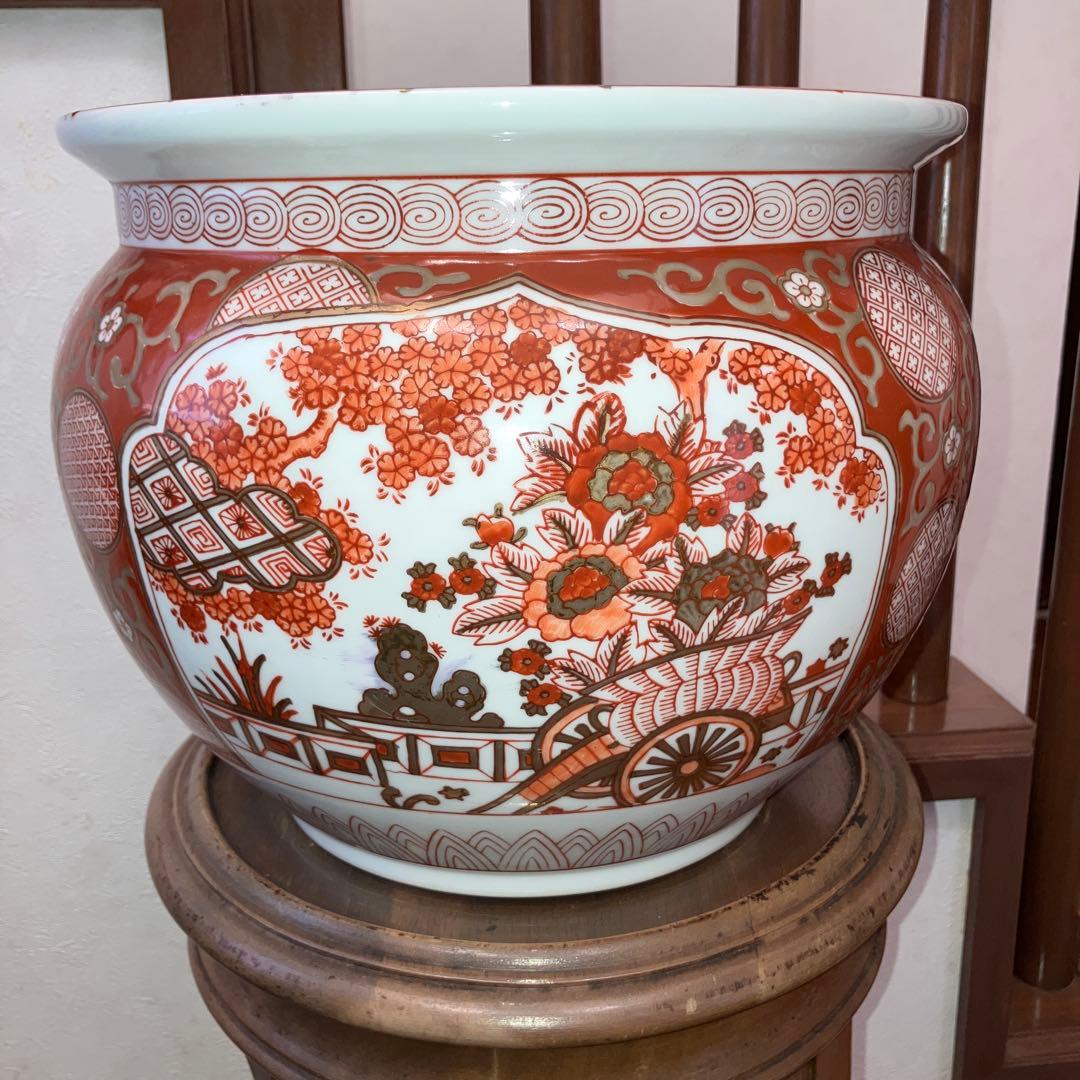 赤と白の花柄陶器鉢