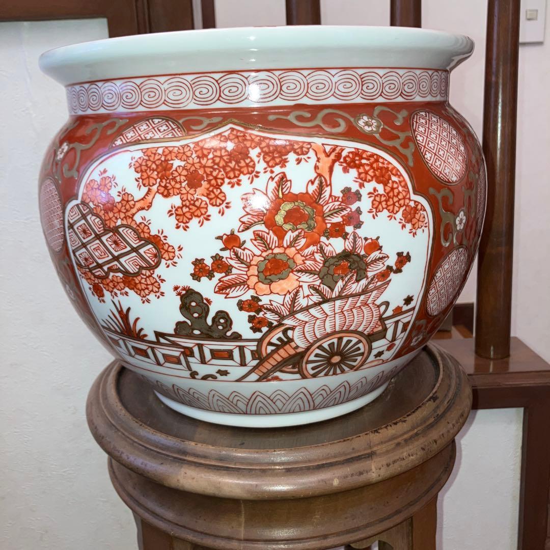 赤と白の花柄陶器鉢