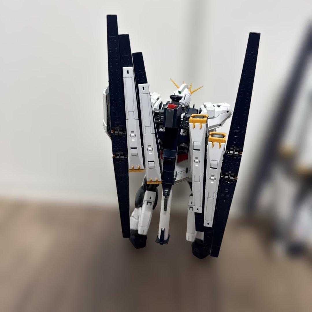 プレバンRGνガンダム2体＆RGサザビー完成品セット