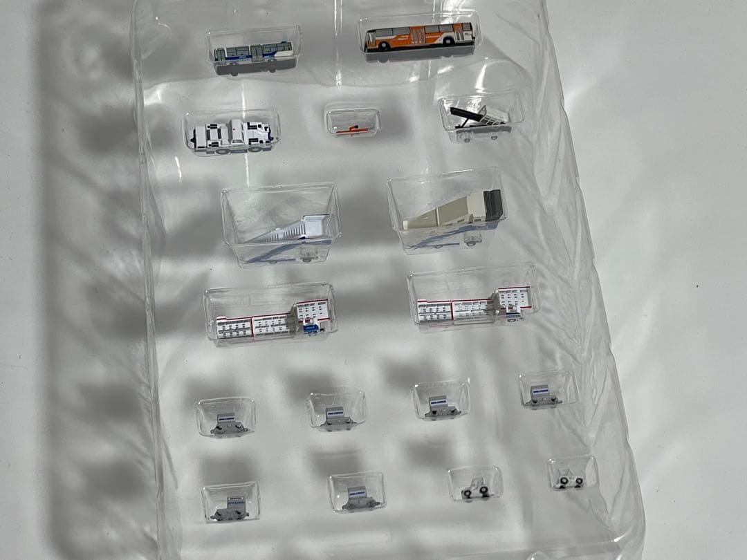 全日空商事 1/400 ANA B747-400 GSE アクセサリーセット