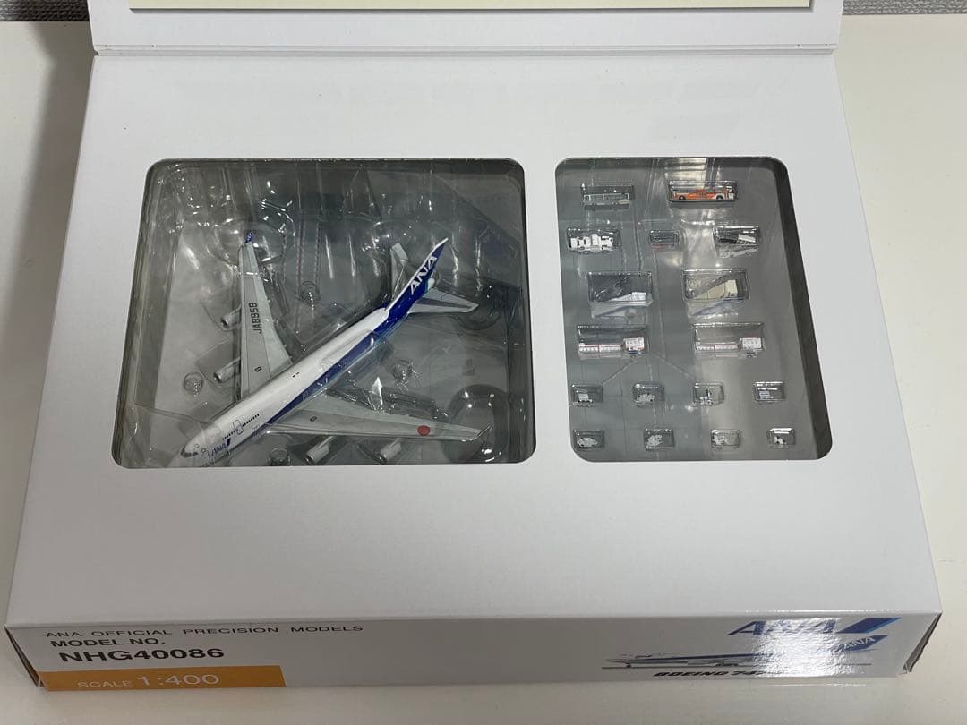 全日空商事 1/400 ANA B747-400 GSE アクセサリーセット