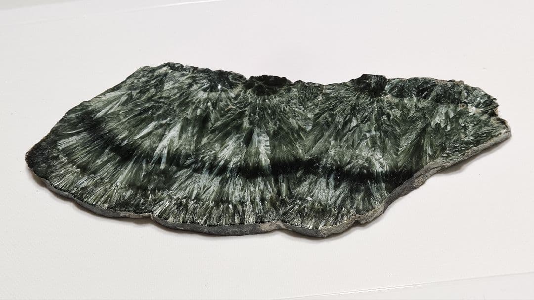 パワーストーン　天然石　セラフィナイト　斜緑泥石　プレート　225g　N.398