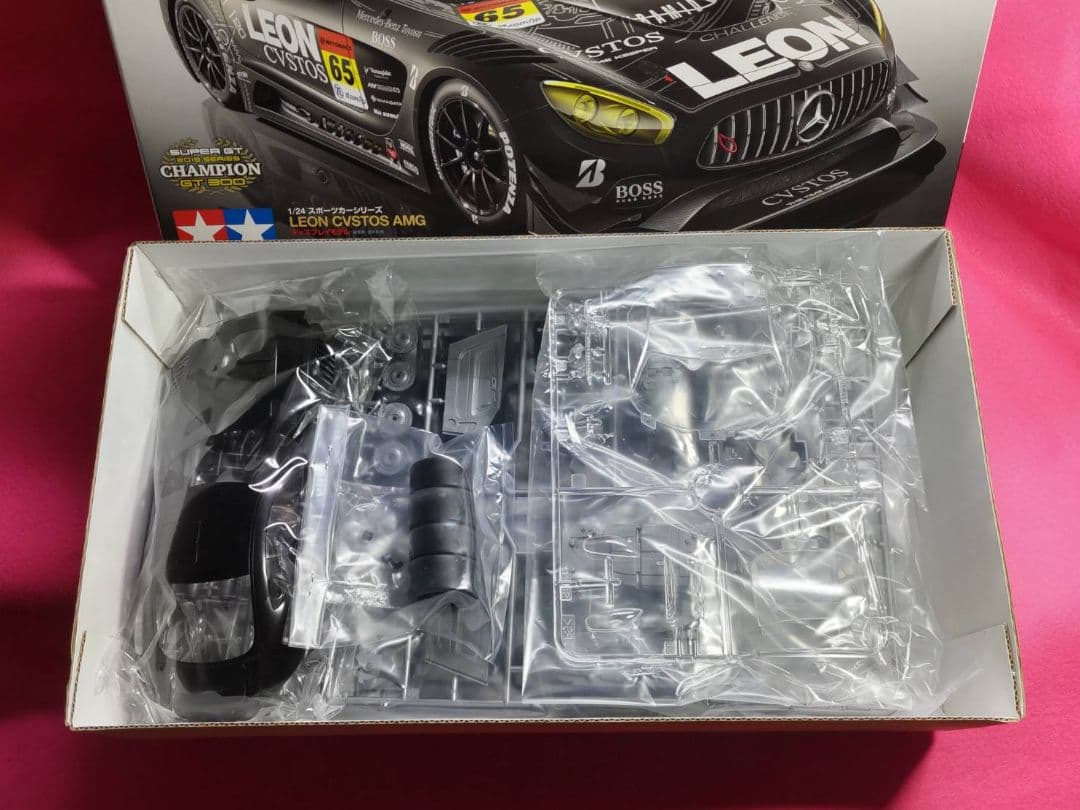 タミヤLEON CVSTOS AMG1/24 2018年 GT300チャンピオン