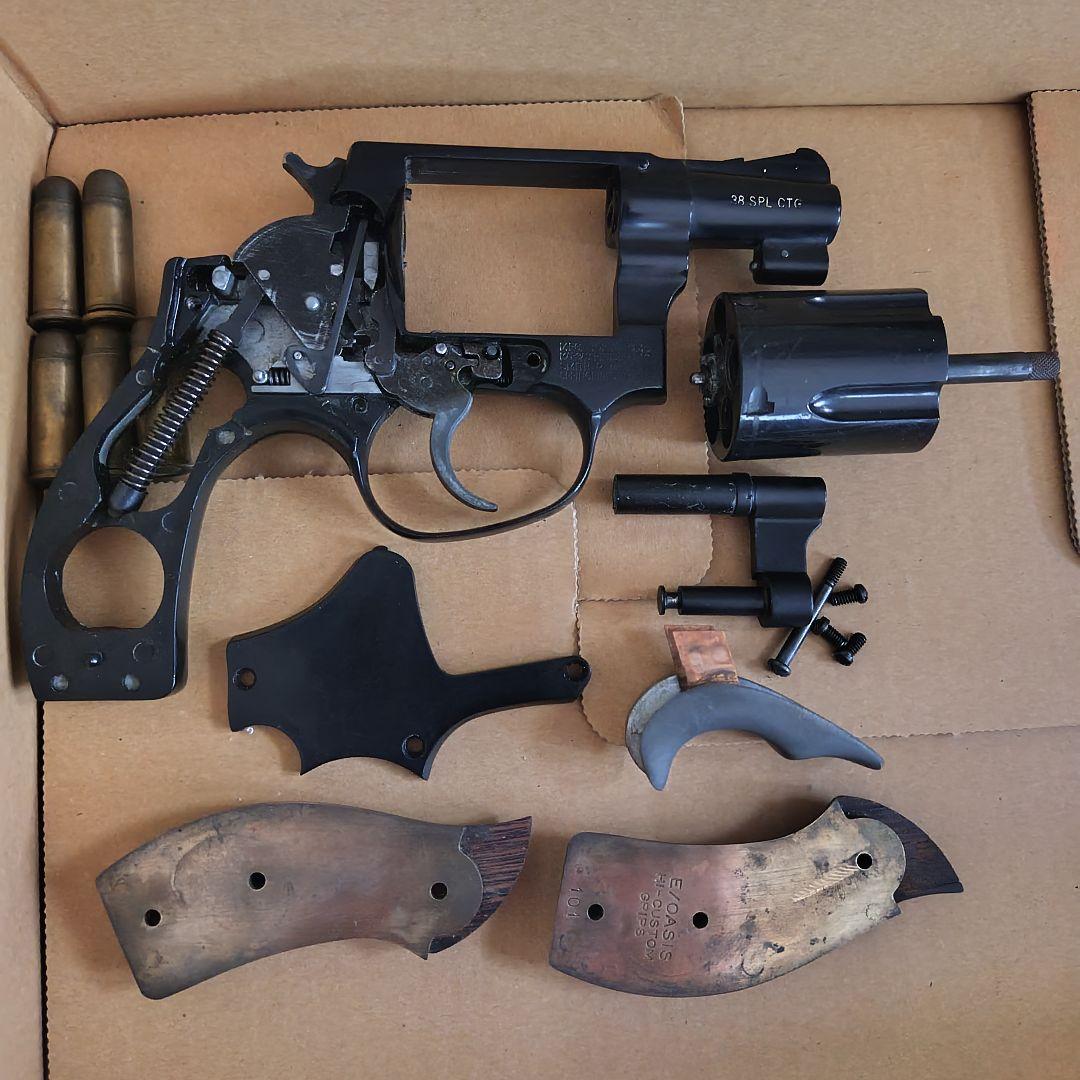 CMC Smith & Wesson M36 チーフススペシャル木製グリップ付き