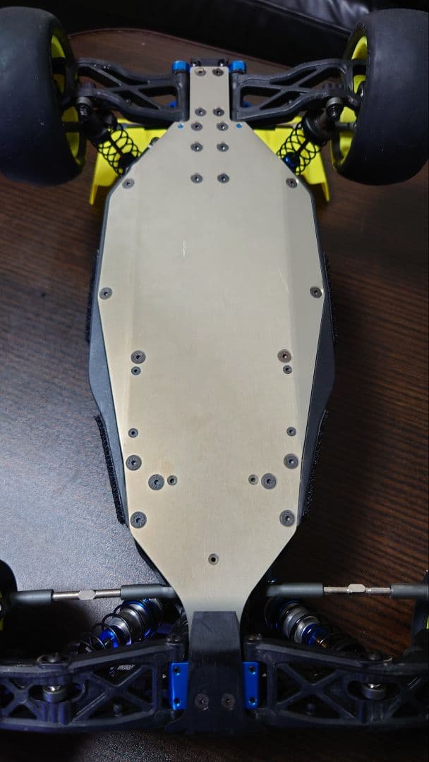 ASSOCIATED RC10 B7D車体のみ