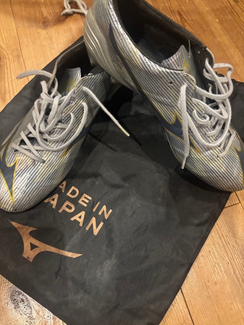 ミズノアルファ2ジャパン　サッカースパイク　袋付き