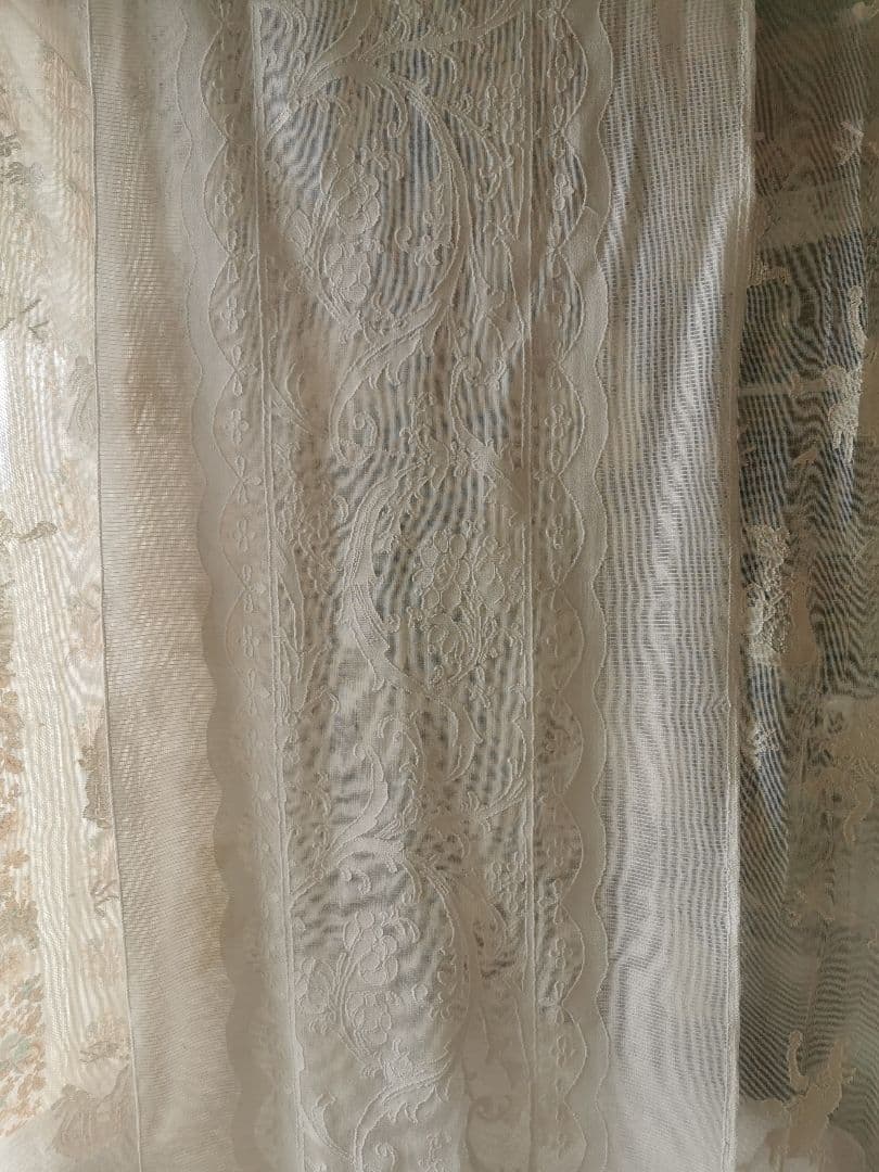 アンティーク マドラスレース アールヌーヴォーの花紋 細長いカーテンパネルクロス