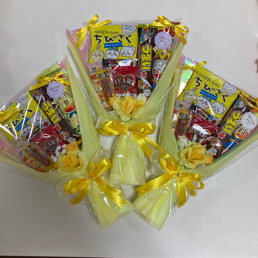 ♡ゆったん♡プロフ読んでください。 ⭐️お菓子ブーケ　プチブーケ⭐️計２５本
