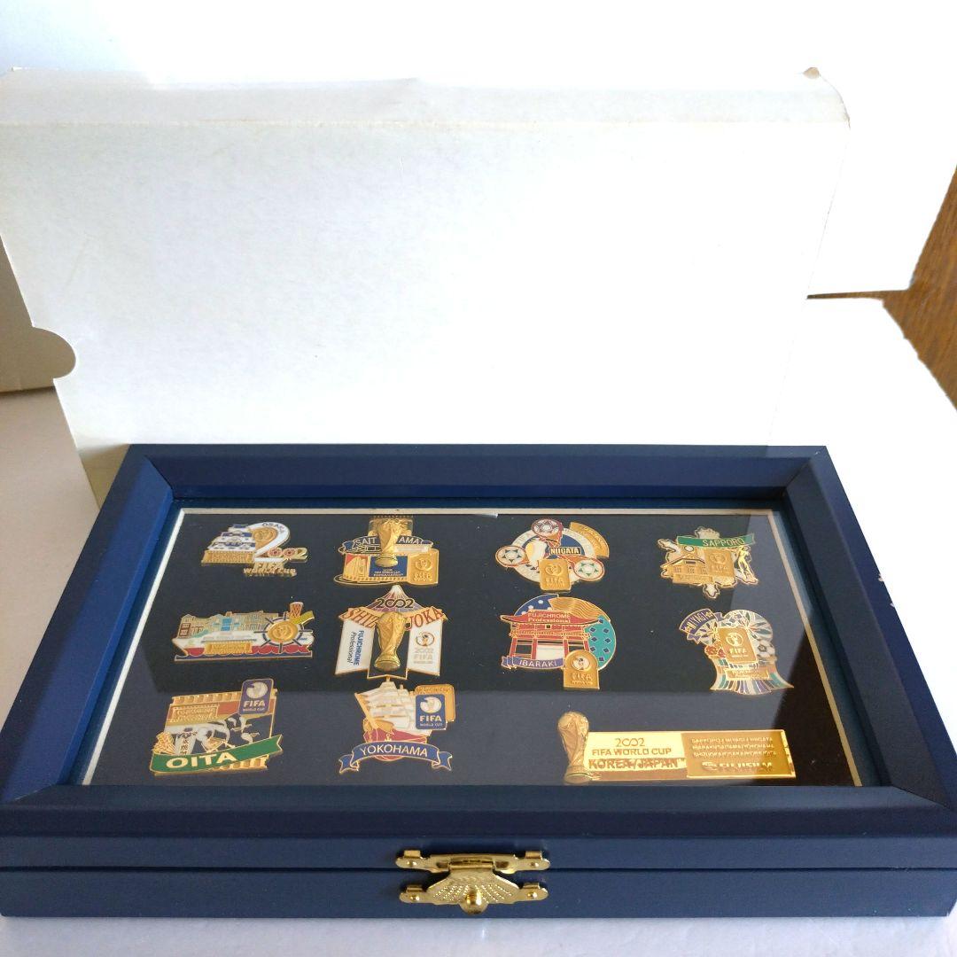 2002サッカーワールドカップピンバッジ新品未使用2点と新品キズありの1点