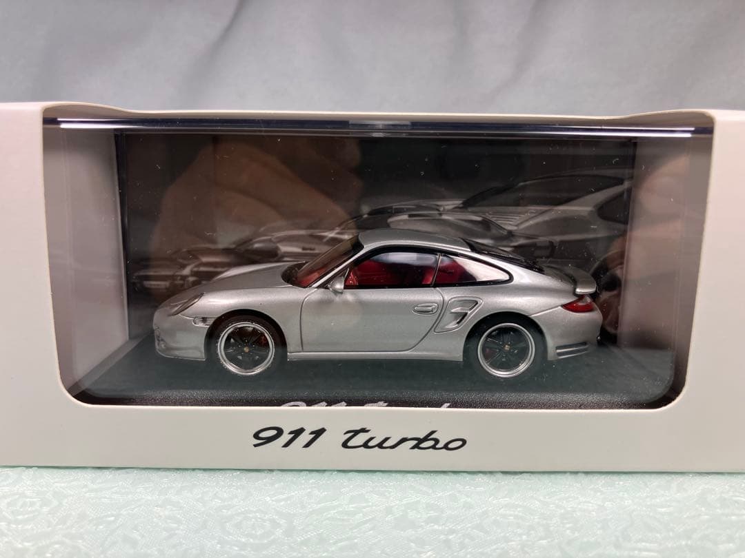 ディーラー特注ミニチャンプス　ポルシェ 911 turbo 991型2013年