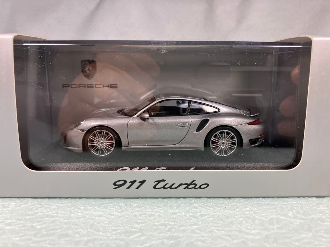 ディーラー特注ミニチャンプス　ポルシェ 911 turbo 991型2013年