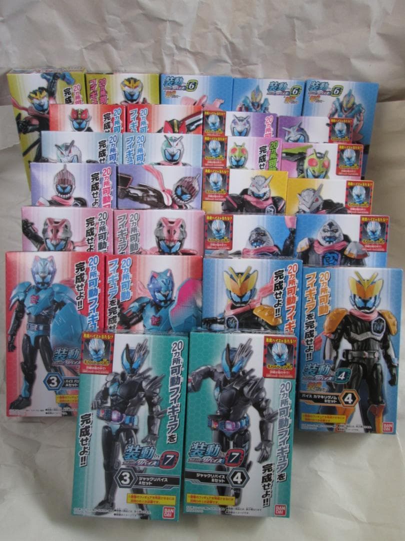 新品未開封　装動　仮面ライダー龍騎　ミラーモンスター　ギーツ　リバイ　セット