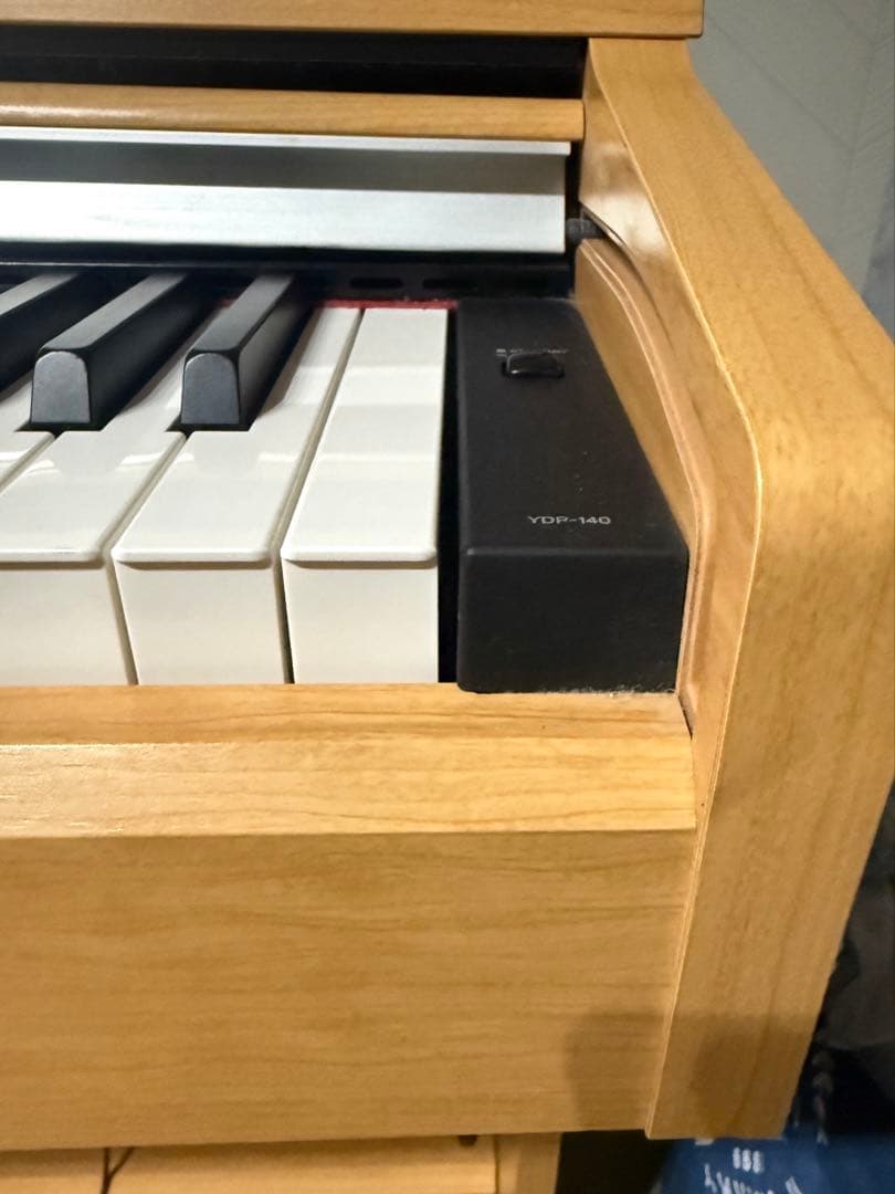 YAMAHA ARIUS ヤマハ　電子ピアノ YDP-140