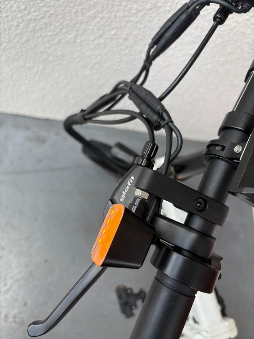 グラフィットGFR-02(メーターカバー、スマホホルダー付属)