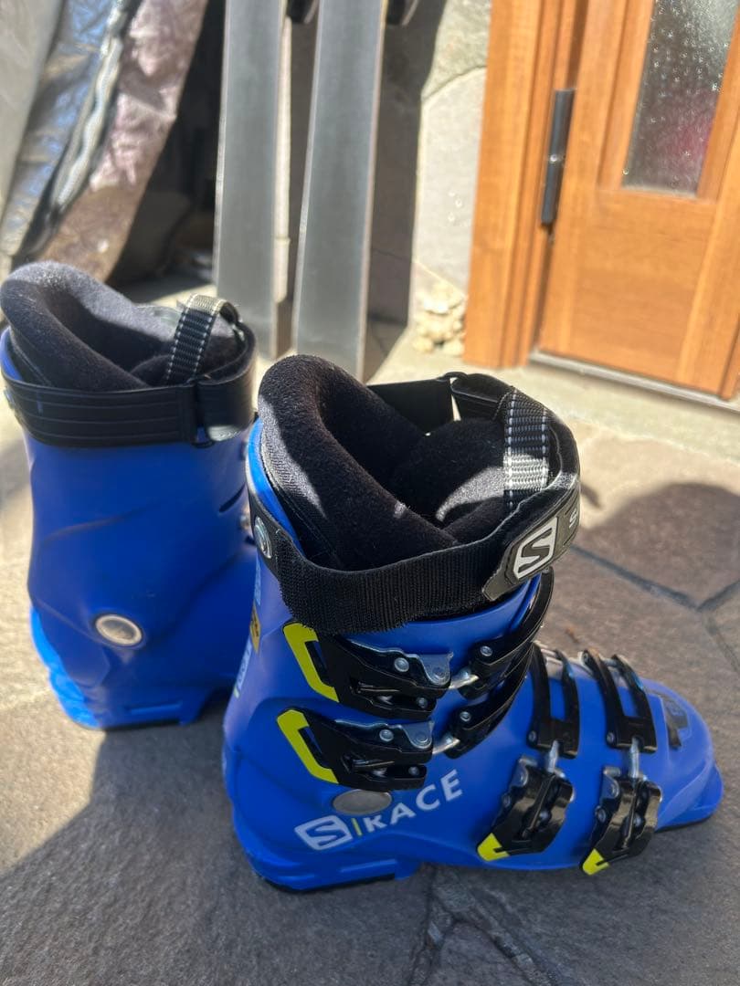 【最終お値下げ】サロモンキッズ用スキーブーツ　23/23.5㎝