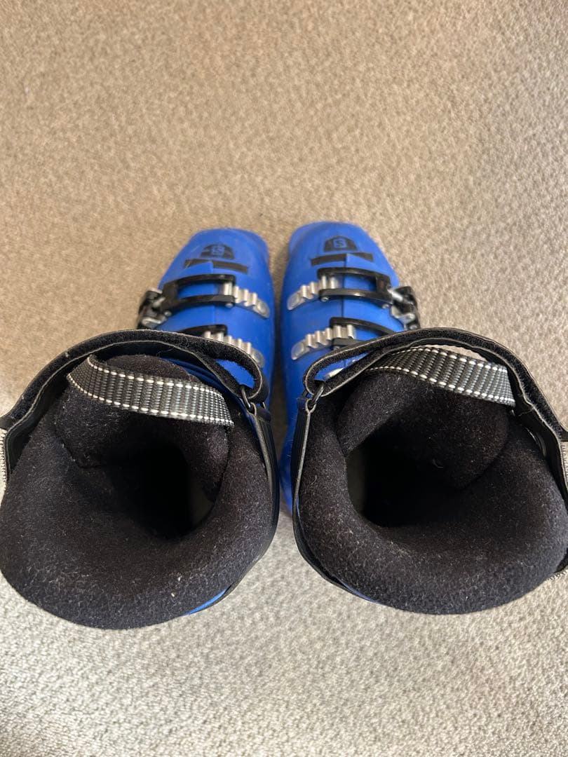 【最終お値下げ】サロモンキッズ用スキーブーツ　23/23.5㎝