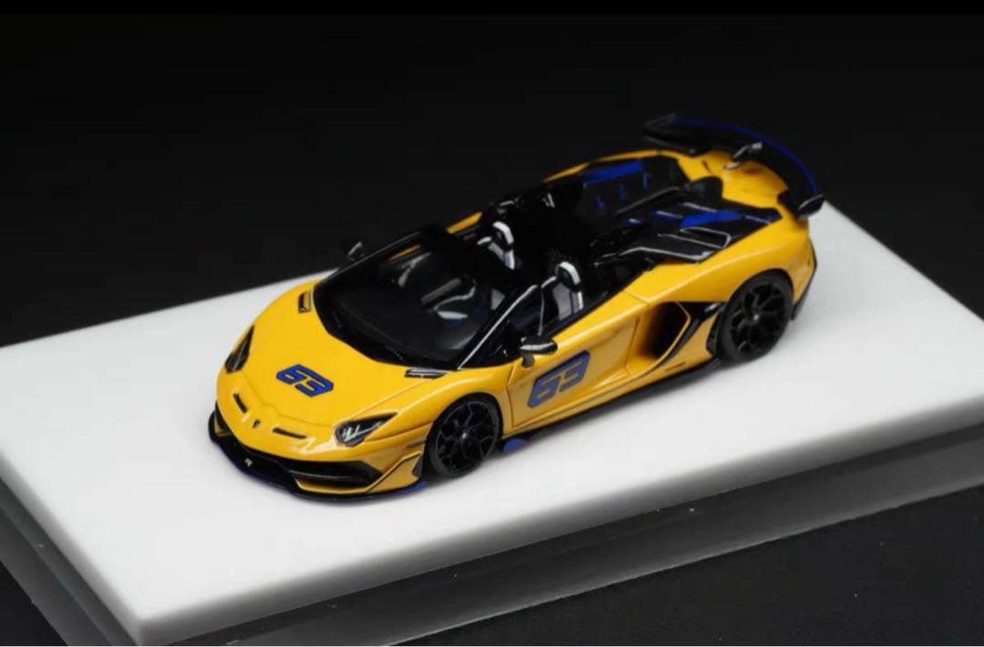 Tardis ランボルギーニ　アヴェンタドール　SVJ 63 ロードスター　黄