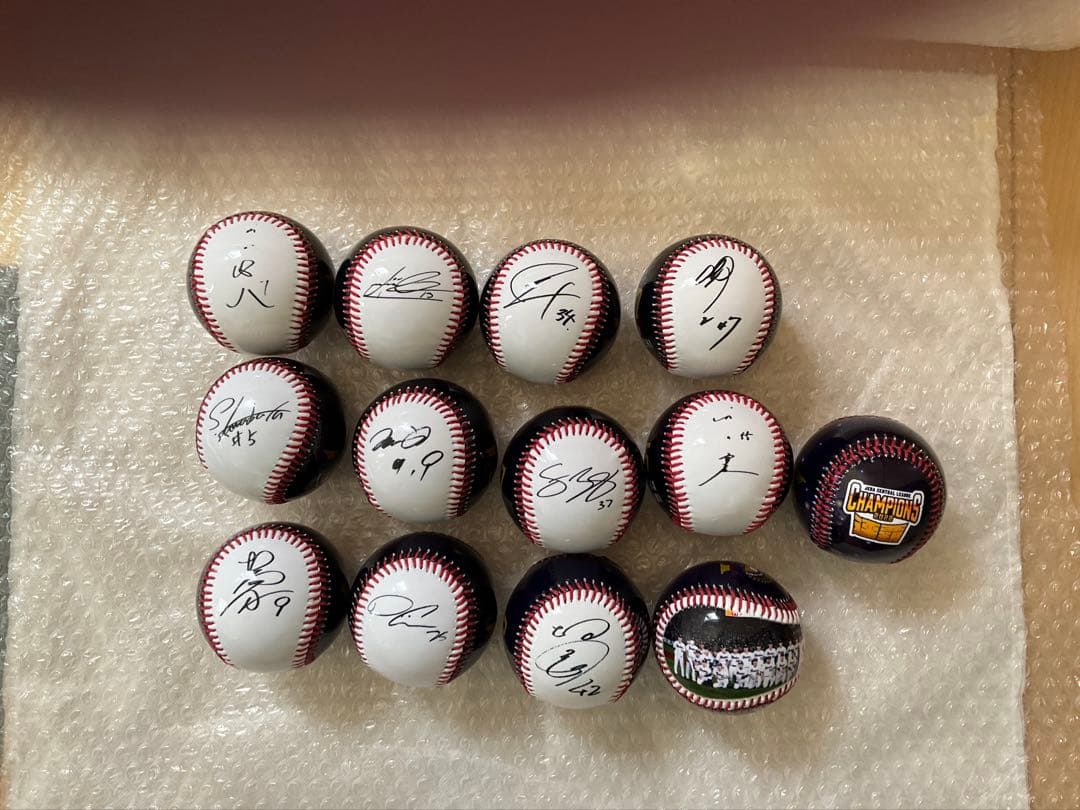 東京ヤクルトスワローズ 2022年優勝記念ボール