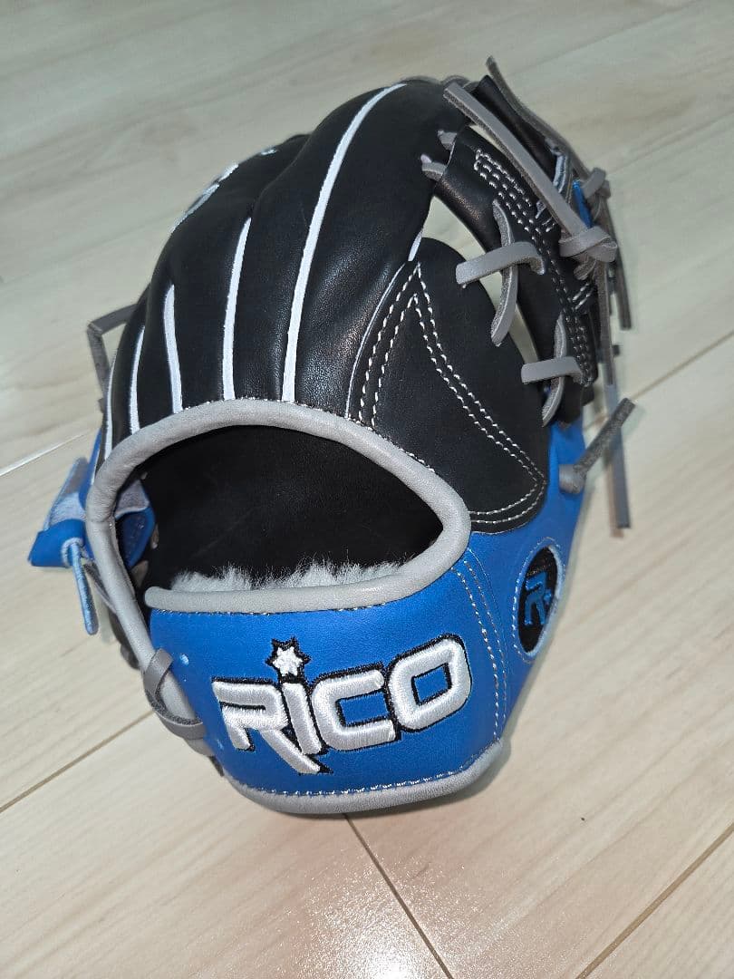 RICO 軟式グローブ 黒/青　内野手用