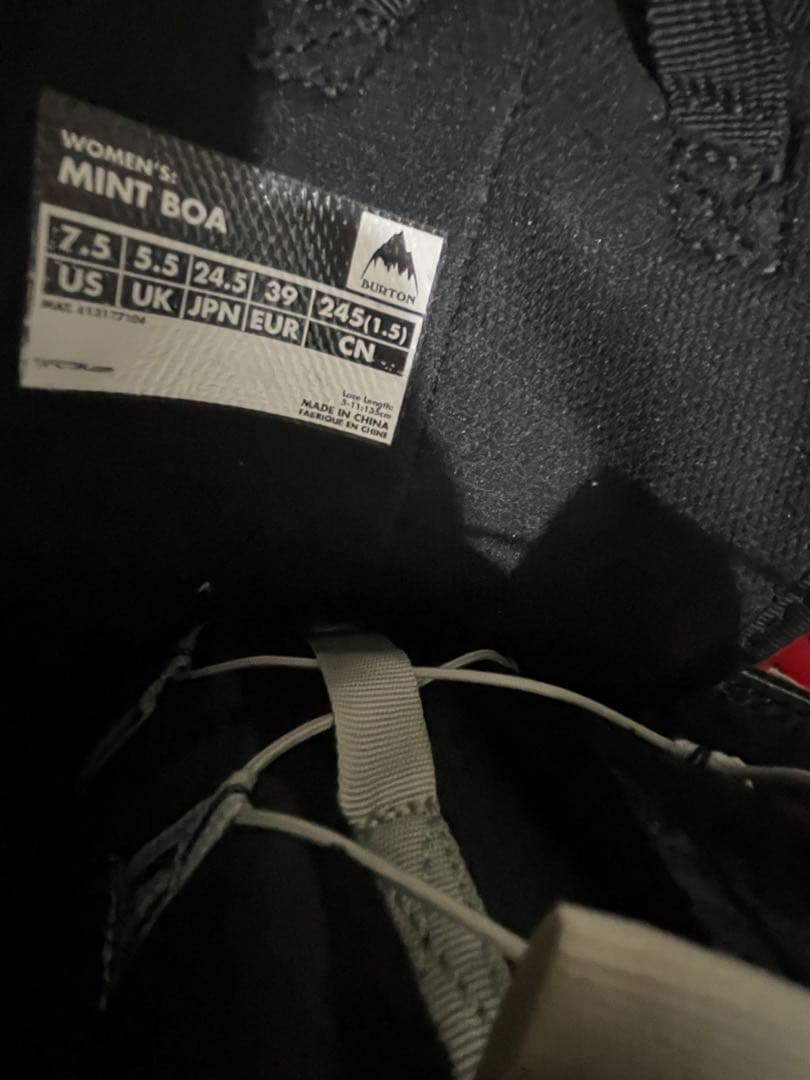 新品同様！クリーニング済！最軽量！BURTON mint boa 24.5cm