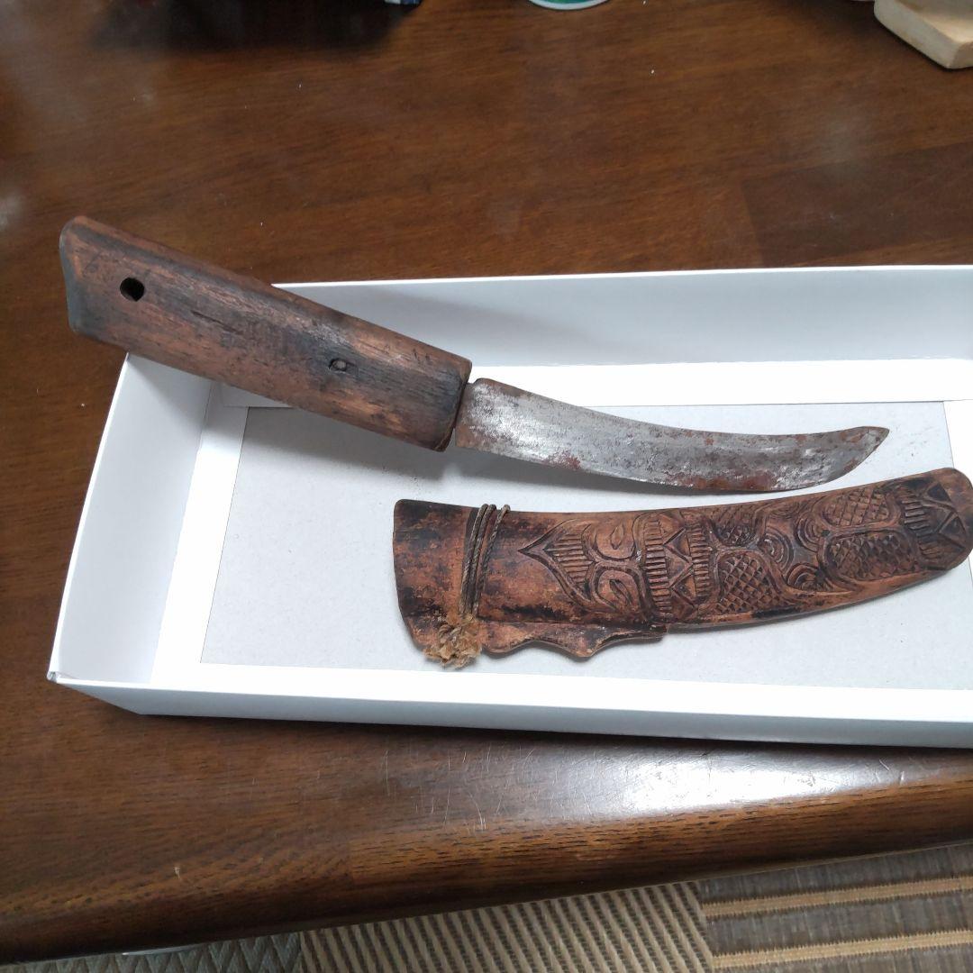 彫刻付き木製刀 約30cm