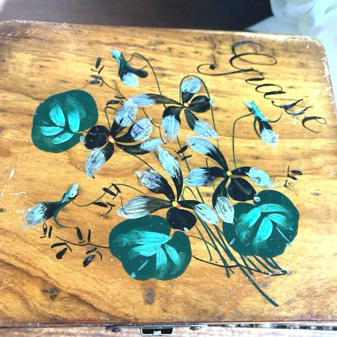 フランスアンティークモシュリンヌ　フランスアンティーク木箱　中ふわ