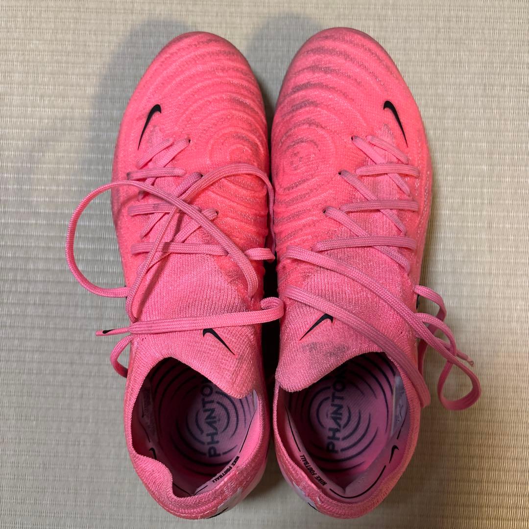 Nike Phantom ピンク サッカーシューズ