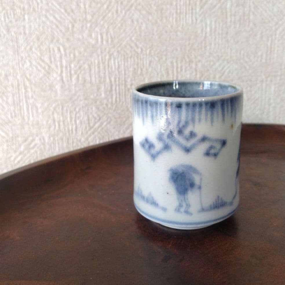 古伊万里染付雨降り番傘人物図覗き猪口