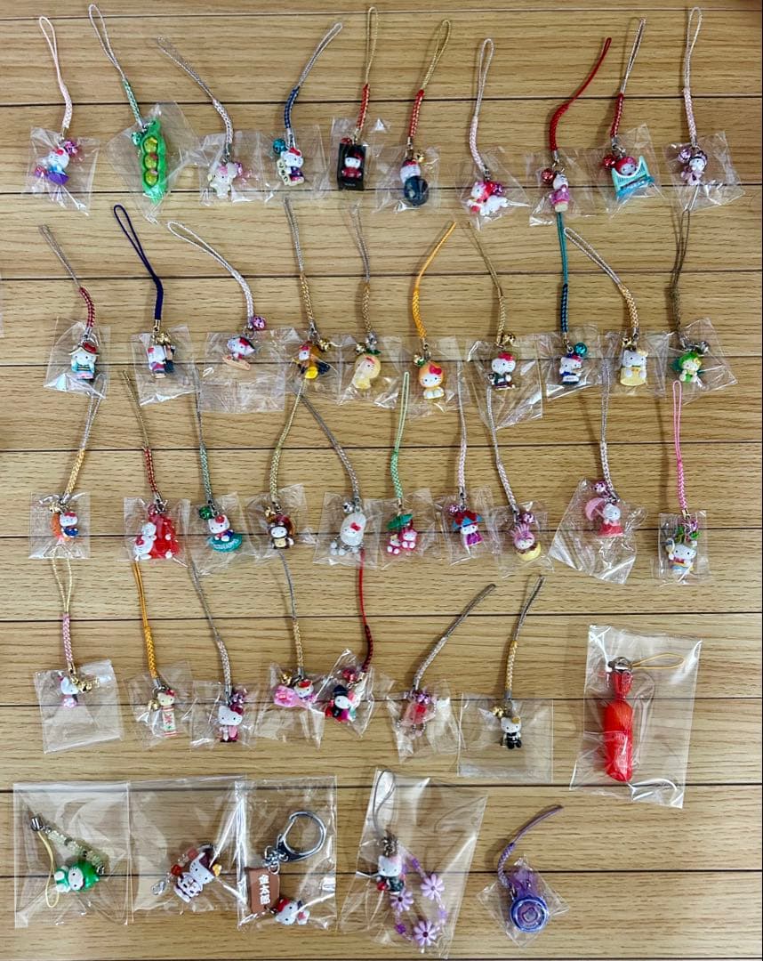 ハローキティ ご当地根付　ストラップ ・グッズ多数200個＋おまけ