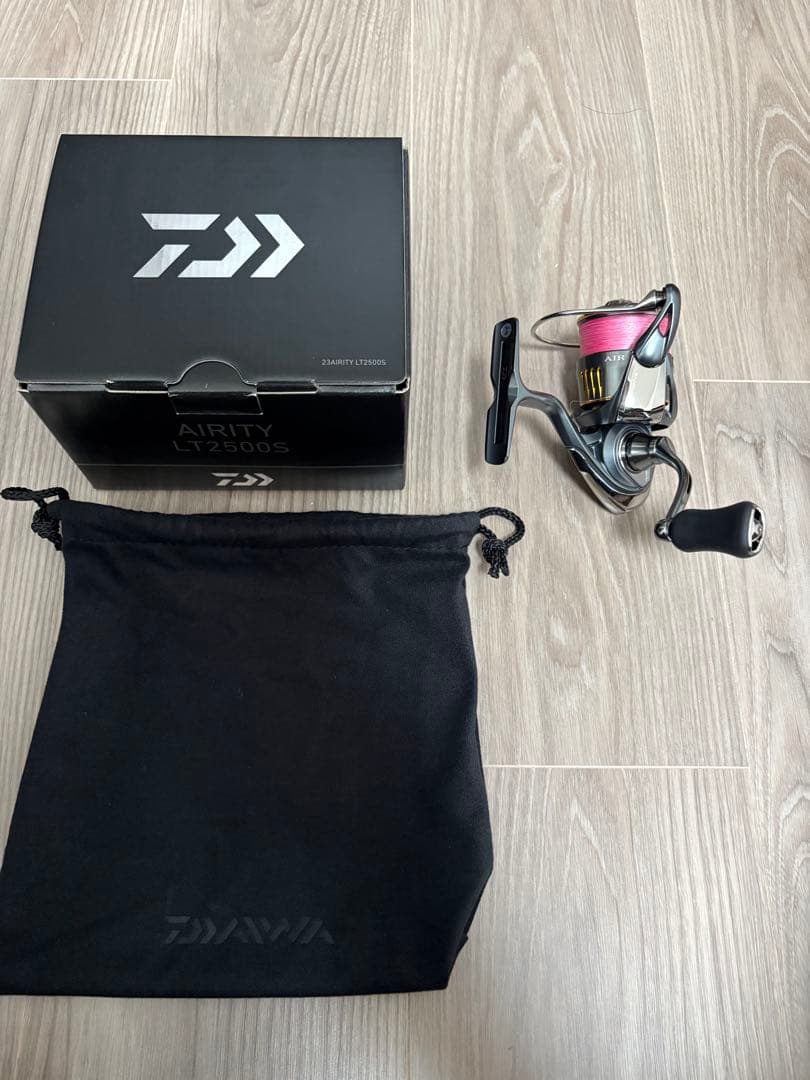 ジャイヤン　DAIWA AIRITY 2500 スピニングリール