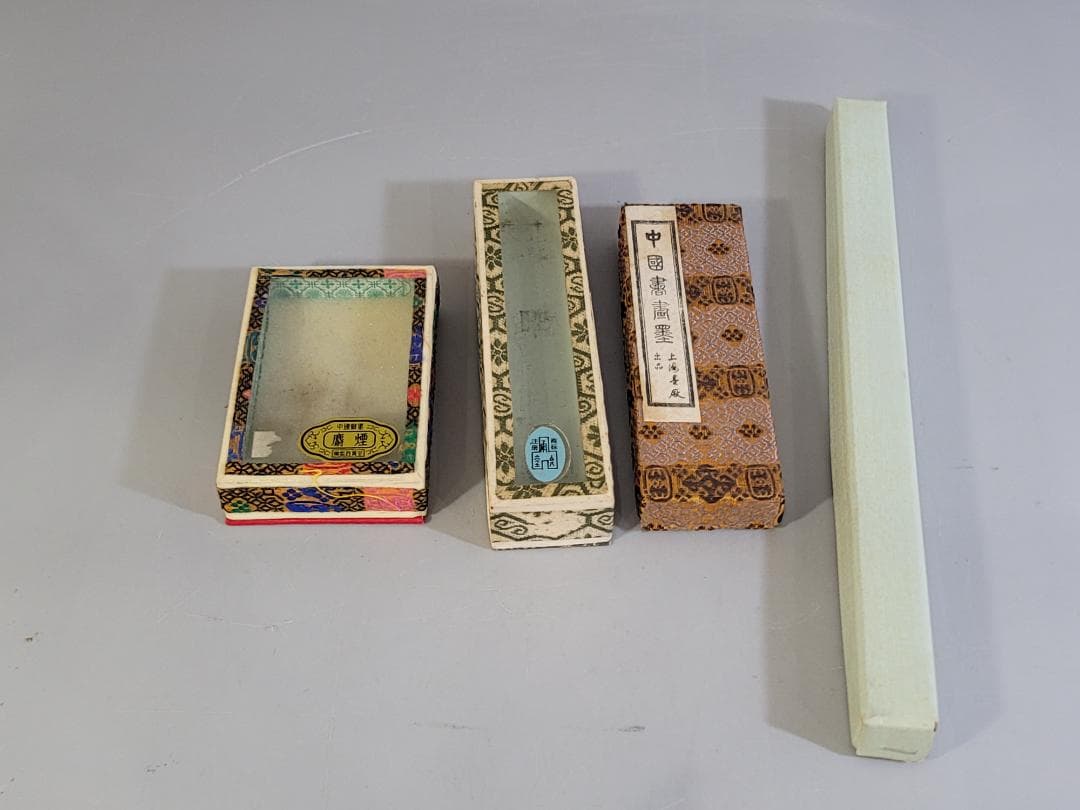中国古玩 美術工芸品 書道具7点セット「中国木箱付 端渓硯2個 唐墨4個