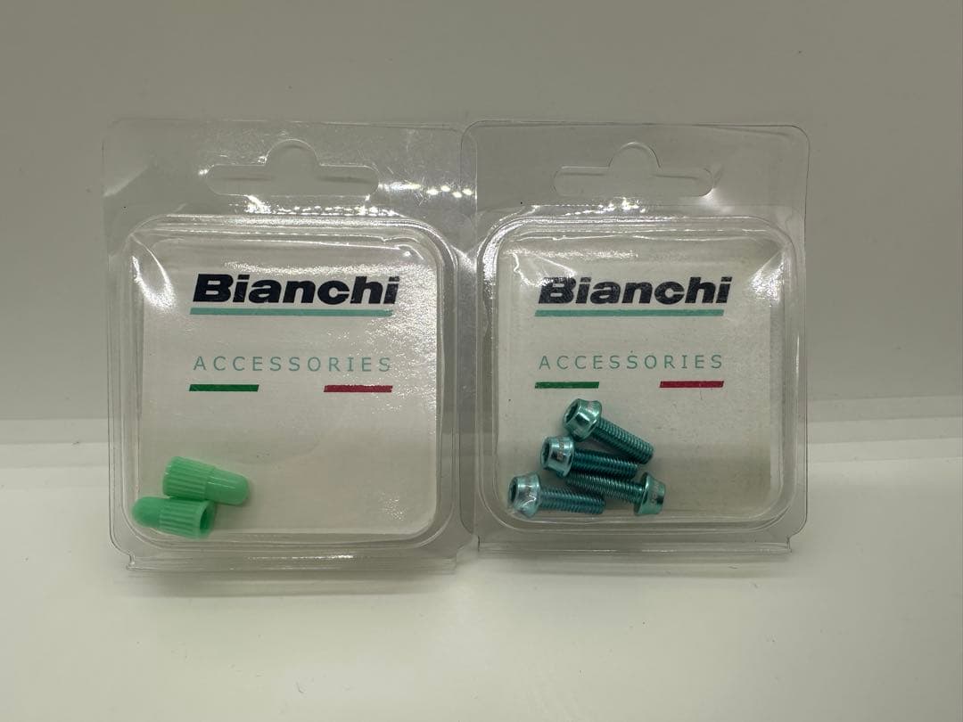 Bianchi カーボンボトルケージ2個・サドルバック・ボルトセット チェレステ