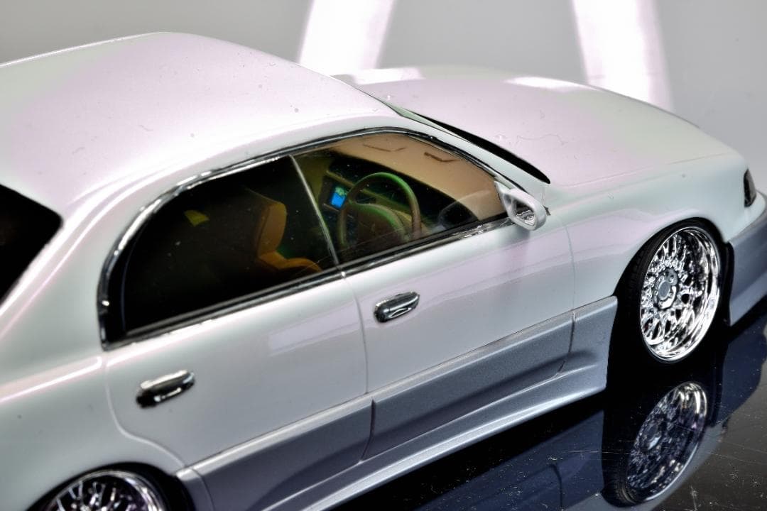 【アオシマ 1/24・完成プラモデル】マジェスタ K-BREAK UZS141