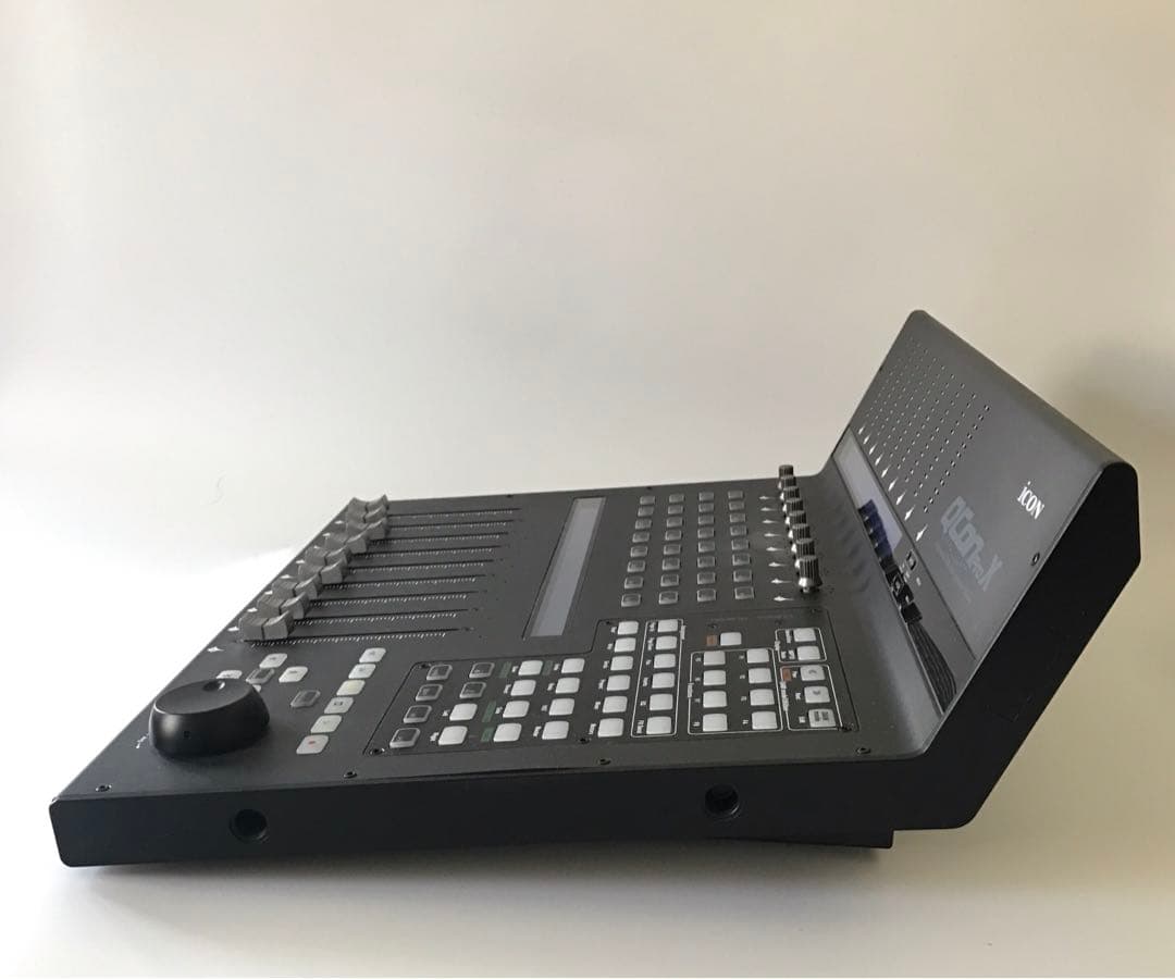 iCON DIGITAL QCON PRO X DAWフィジカルコントローラー