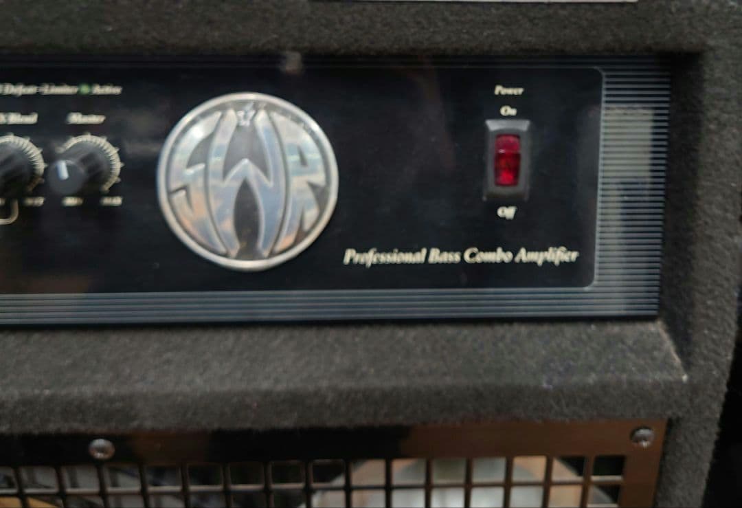 ■■SWR Black Beauty ベース用コンボアンプ【真空管アンプ】