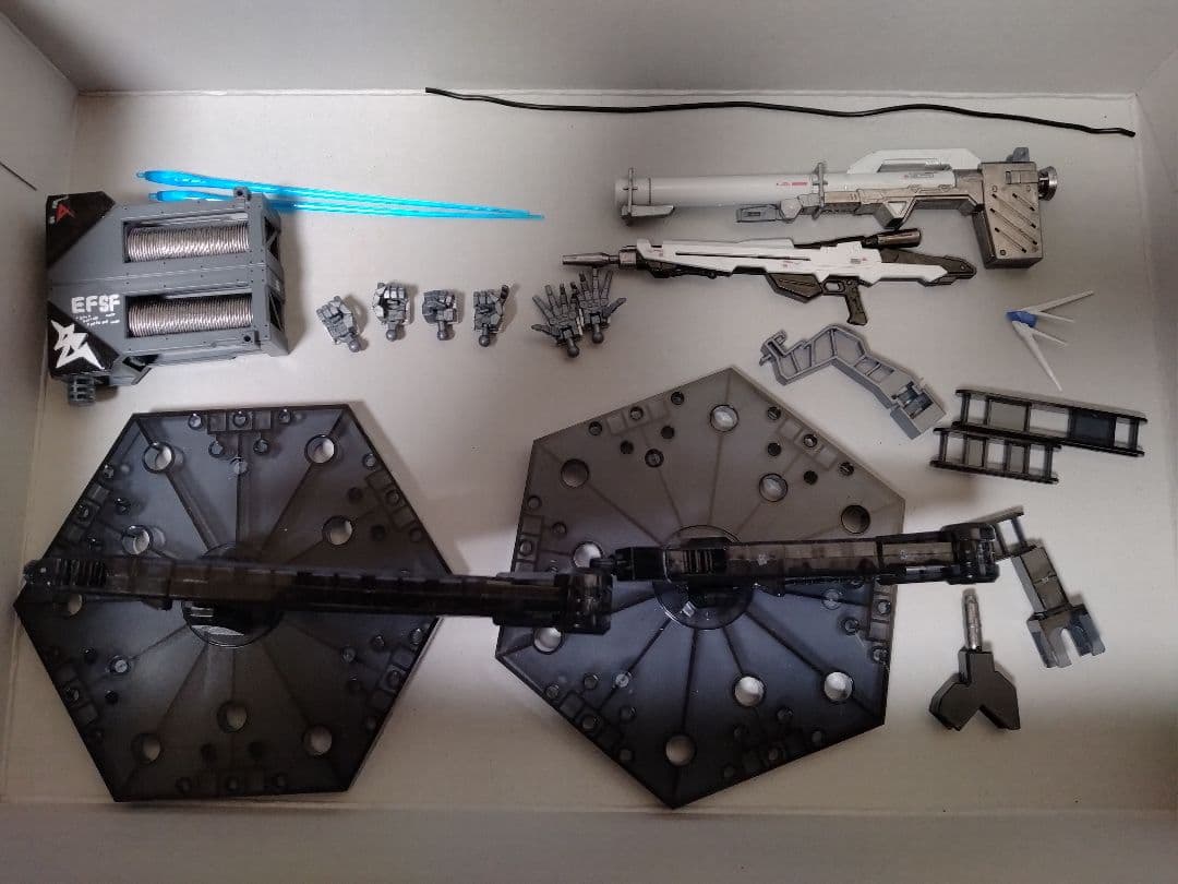 【RG】【ハイニューガンダム＆ハイパーメガバズーカランチャー】【完成品】