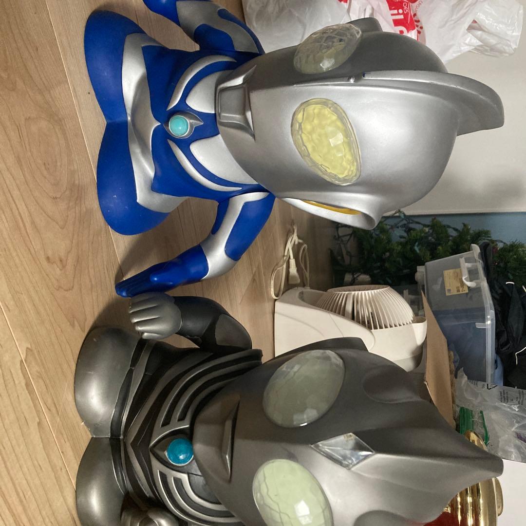 ウルトラマン フィギュア 貯金箱２体